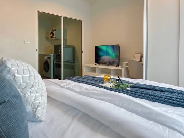 bedroom of Metro Sky Wutthakat
