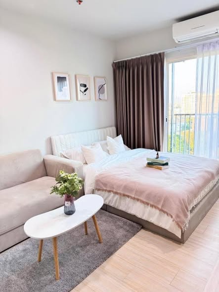 bedroom of Metro Sky Wutthakat