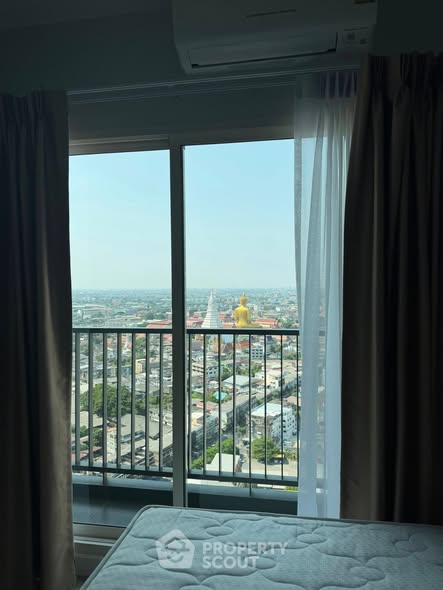 bedroom of Metro Sky Wutthakat