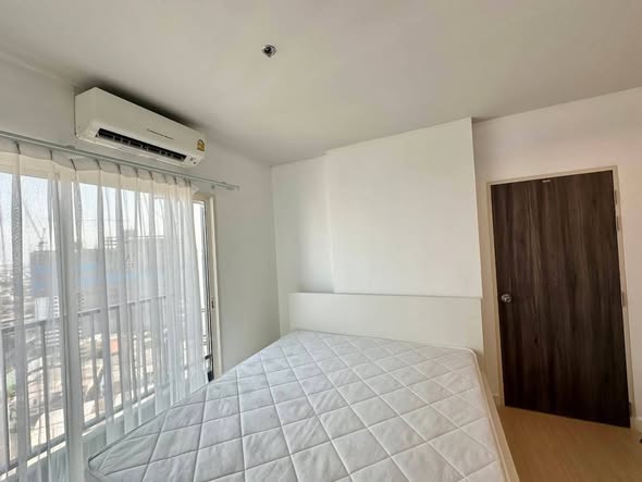 bedroom of Metro Sky Wutthakat