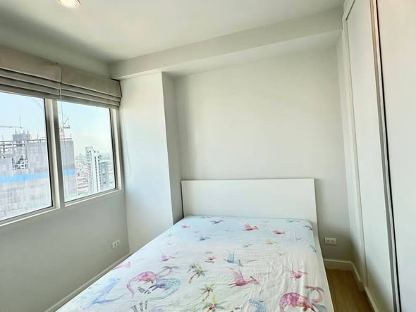 bedroom of Metro Sky Wutthakat