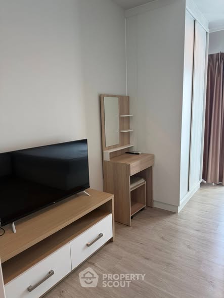 bedroom and room interior of Metro Sky Wutthakat