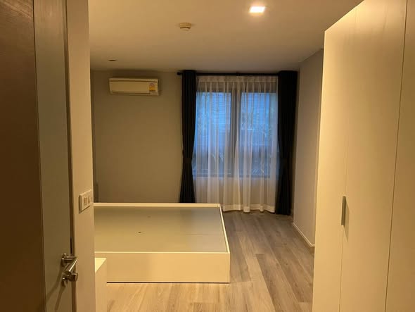 bedroom and room interior of Mirage Sukhumvit27