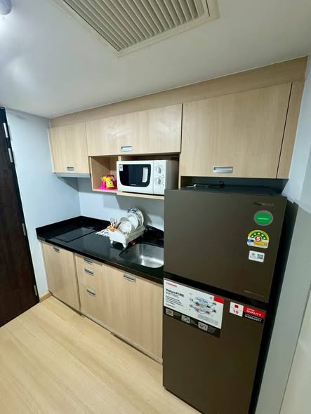 kitchen of Modern Condo – กำนันแม้น 3