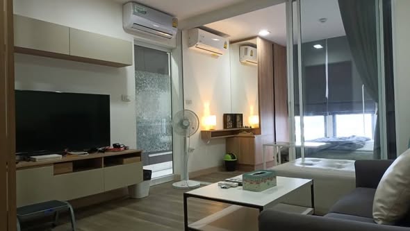 bedroom and living room of Moniiq Sukhumvit 64