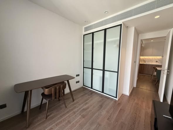 room interior of MUNIQ Sukhumvit 23