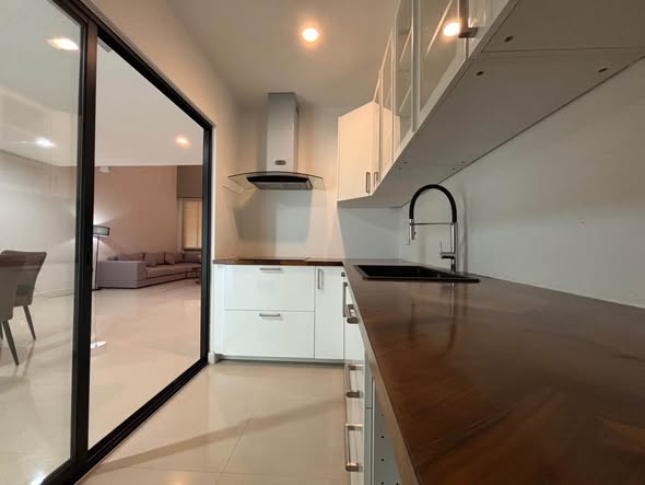 room interior and kitchen of Nirvana Define Srinakarin-Rama9