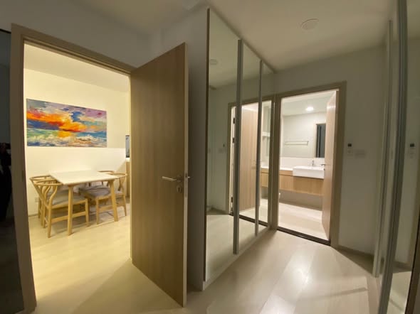 bedroom and room interior of Noble Ambience Sukhumvit 42