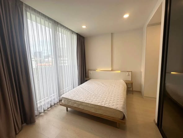 bedroom and room interior of Noble Ambience Sukhumvit 42