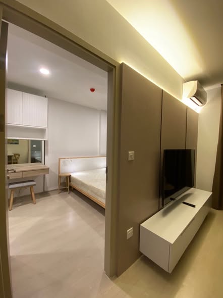 bedroom and room interior of Noble Ambience Sukhumvit 42