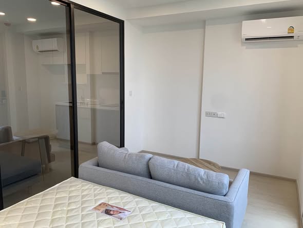 bedroom and room interior of Noble Ambience Sukhumvit 42