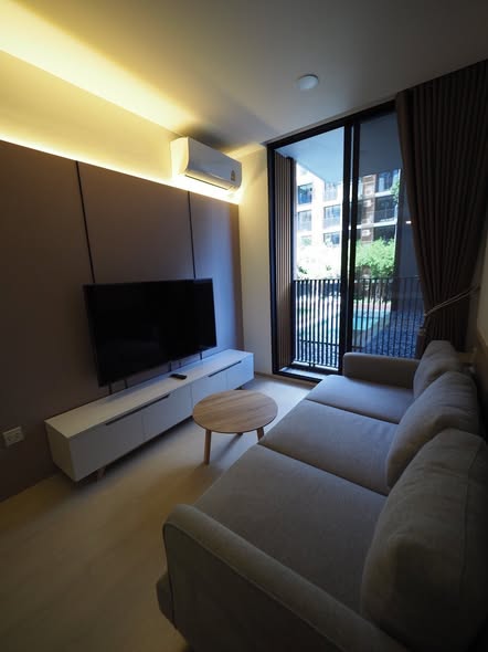 living room and bedroom of Noble Ambience Sukhumvit 42