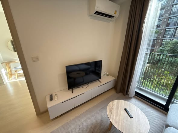 living room and bedroom of Noble Ambience Sukhumvit 42