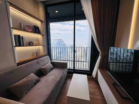 bedroom and living room of Noble Around Ari
