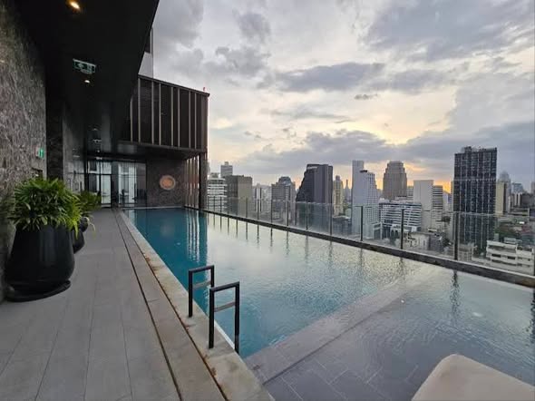 Noble Around Sukhumvit 33