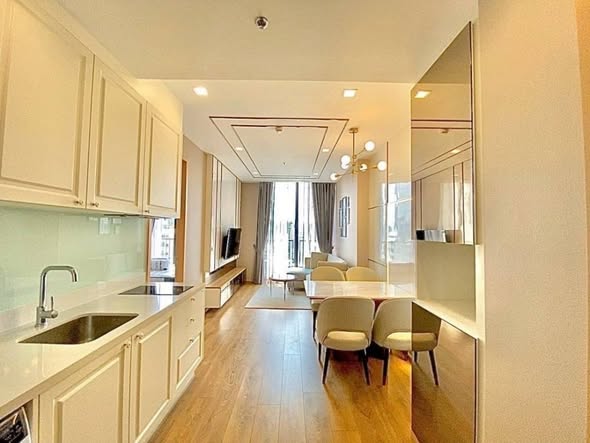 room interior and kitchen of Noble Around Sukhumvit 33