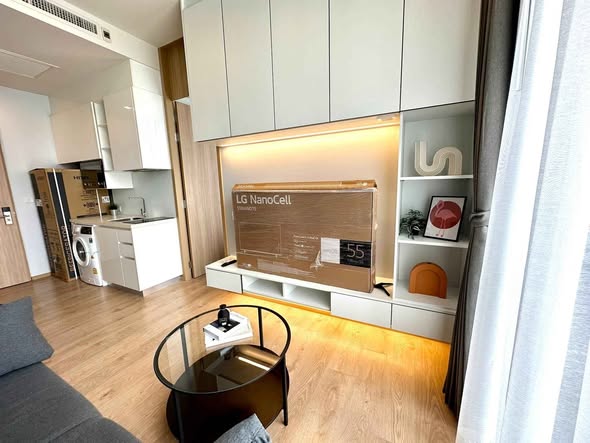 living room and room interior of Noble BE 19