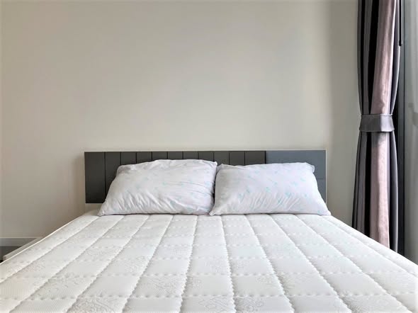 bedroom of Noble BE33