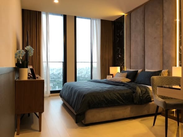 bedroom of Noble Ploenchit