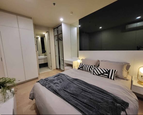 bedroom and room interior of Noble Recole