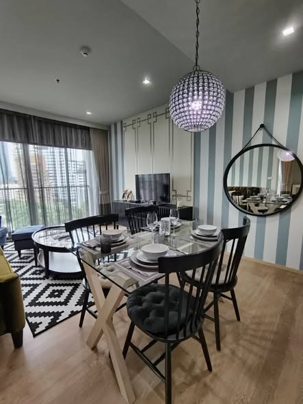 room interior of Noble Refine