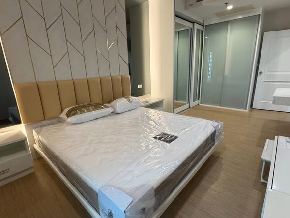 bedroom of Noble Reflex
