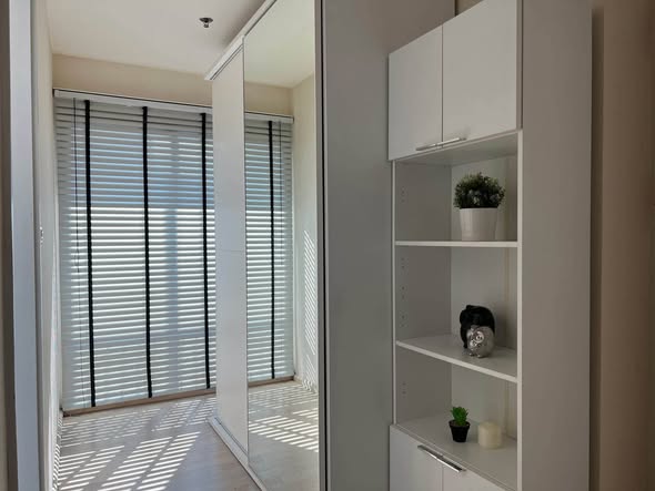 room interior of Noble Remix