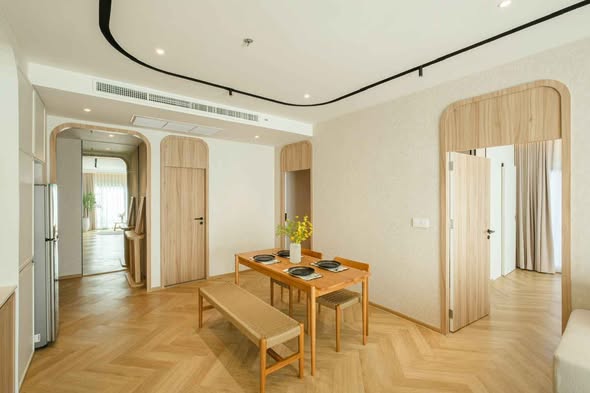 room interior of Noble Reveal