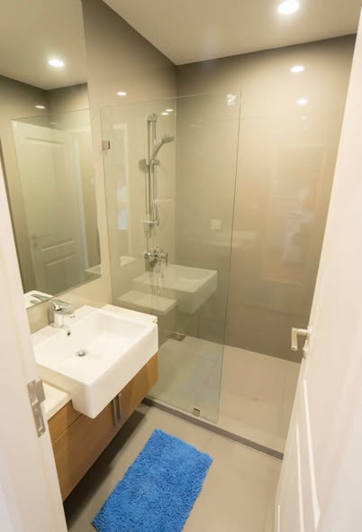 room interior and bathroom of Noble Revo Silom