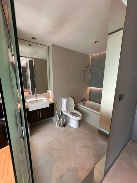 bathroom of Noble Solo