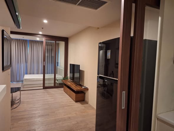 bedroom and room interior of Noble Solo
