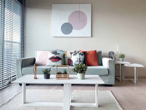 living room of Noble Solo
