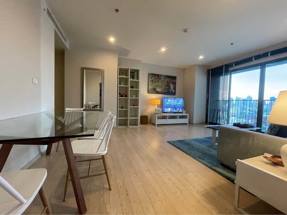 living room of Noble Solo
