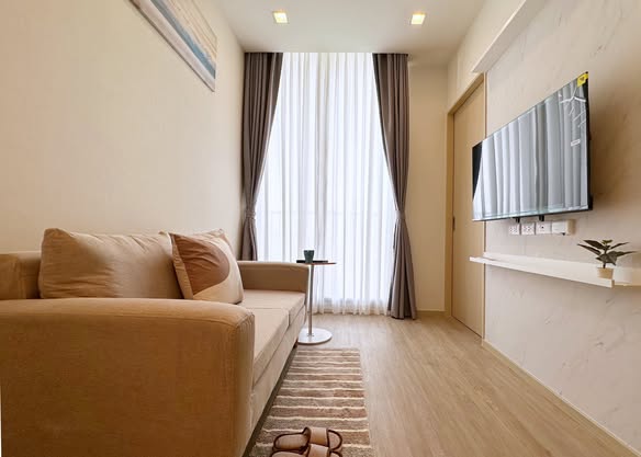 living room and bedroom of Noble State Sukhumvit 39