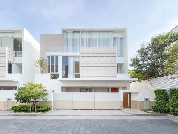 NOBLE TERRA RAMA 9 – EKAMAI