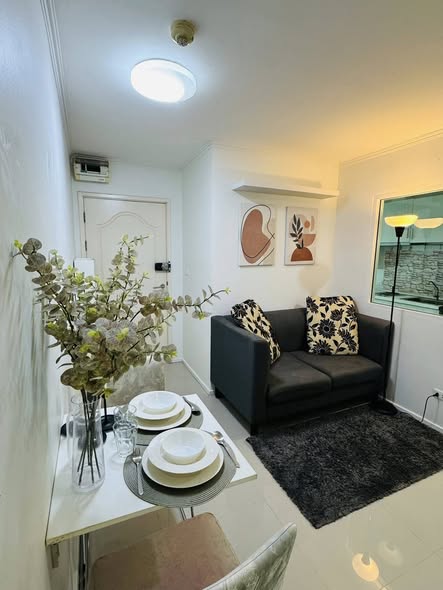 living room of Notting Hill Bearing น็อตติ้ง ฮิลล์ แบริ่ง