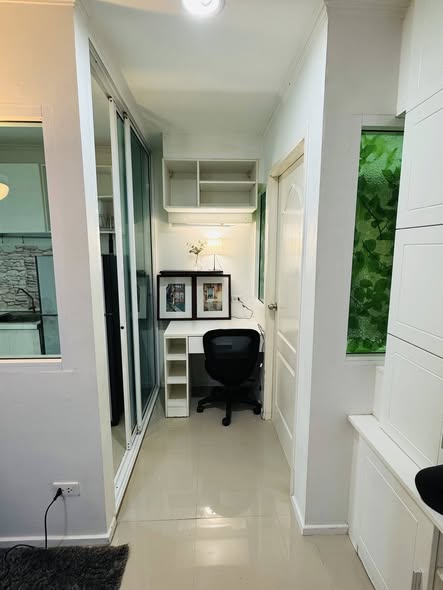 room interior of Notting Hill Bearing น็อตติ้ง ฮิลล์ แบริ่ง