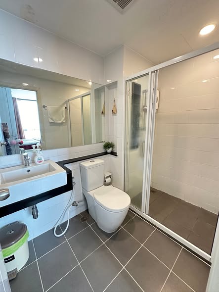 bathroom of Notting Hill The Exclusive Charoen Krung 93