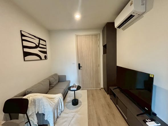 bedroom and room interior of Nue District R9