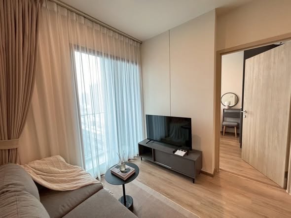 bedroom and room interior of Nue District R9