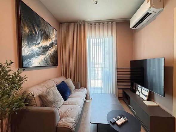 living room and bedroom of Nue District R9