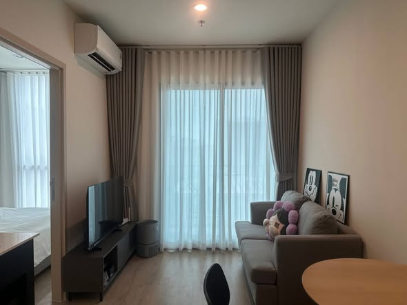 living room and bedroom of Nue District R9
