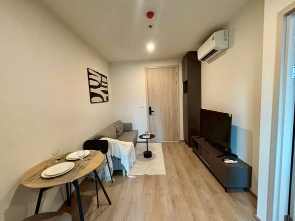 living room and room interior of Nue District R9