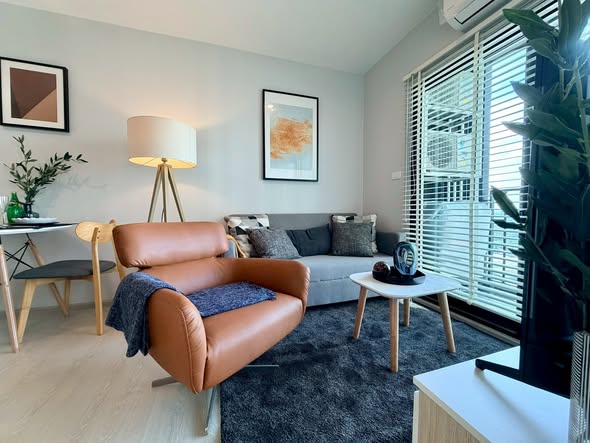 living room of NUE Noble Srinakarin Lasalle นิว โนเบิล ศรีนครินทร์ – ลาซาล