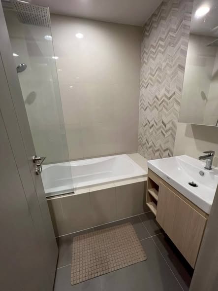 room interior and bathroom of Oka Haus