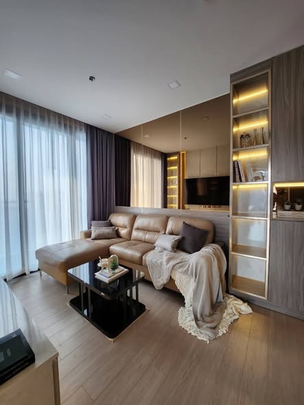 bedroom and living room of One9Five Asoke – Rama 9