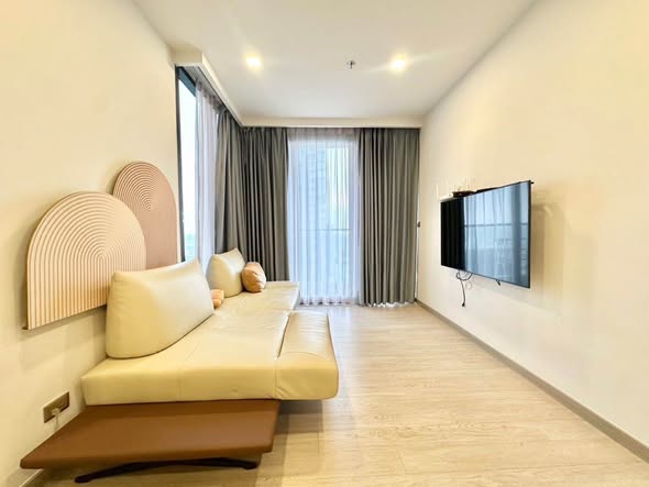 living room and bedroom of One9Five Asoke – Rama 9