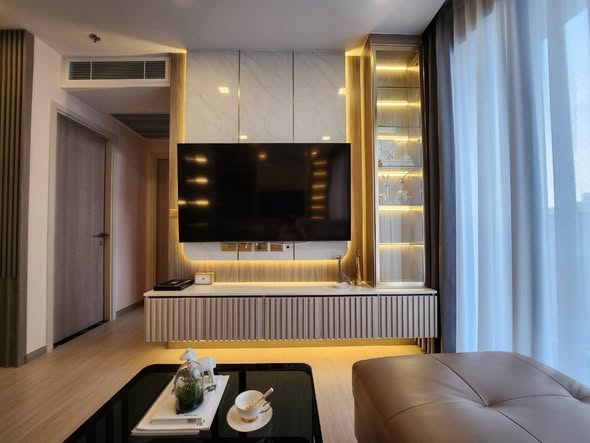 living room and bedroom of One9Five Asoke – Rama 9