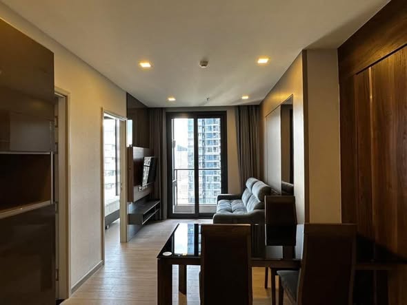 living room and room interior of One9Five Asoke – Rama 9