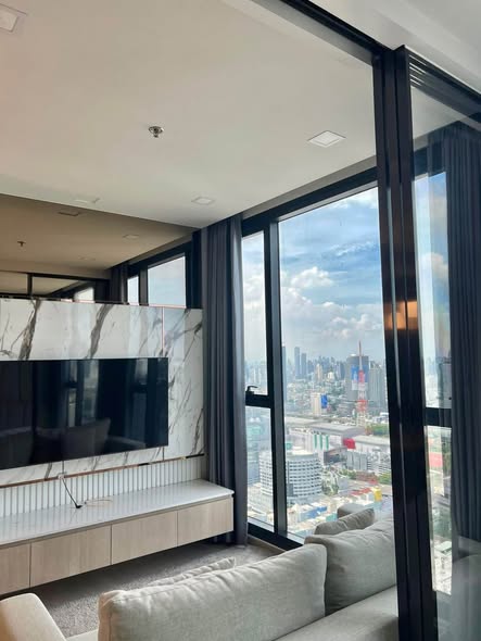living room and room interior of One9Five Asoke – Rama 9